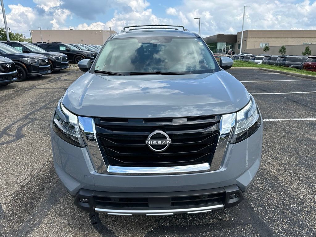 Used 2023 Nissan Pathfinder Platinum AWD/4WD image 19