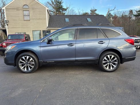 Used 2016 Subaru Outback 2.5i Limited AWD/4WD image 4