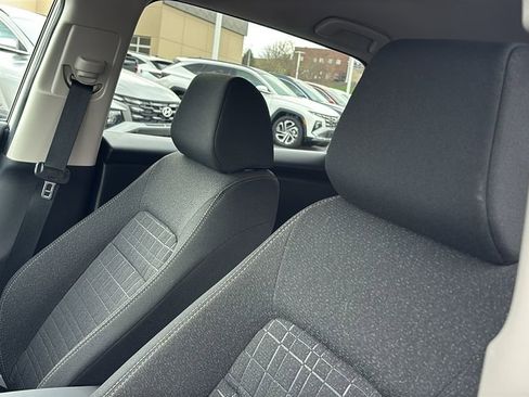 Certified 2026 Honda HR-V LX image 25