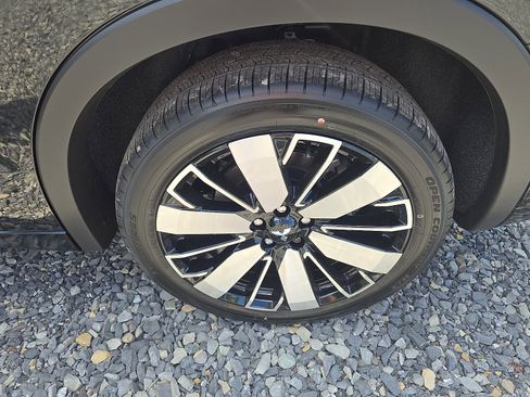 New 2025 Mitsubishi Outlander SEL image 28