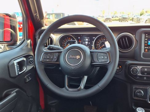 Used 2023 Jeep Gladiator Sport AWD/4WD image 13