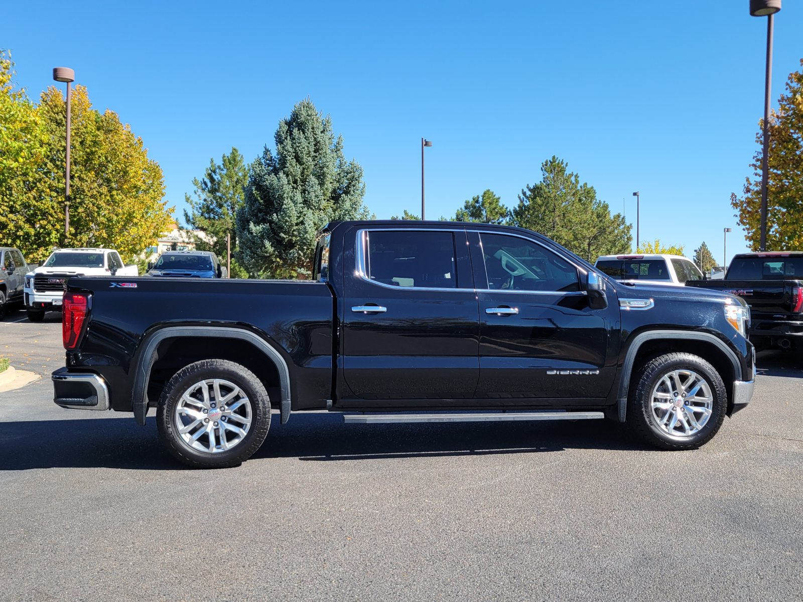 Used 2021 GMC Sierra 1500 SLT AWD/4WD image 2
