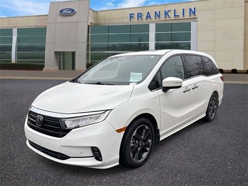 Used 2023 Honda Odyssey Elite image 3
