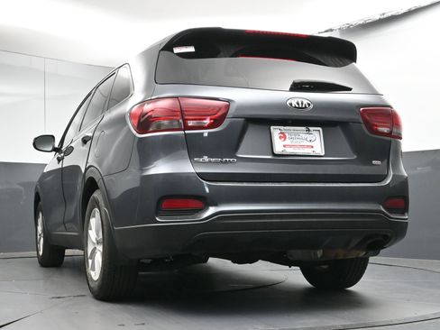 Used 2020 Kia Sorento LX image 30