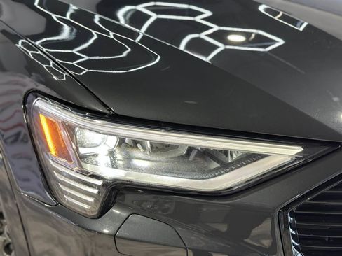 Used 2021 Audi e-tron Premium w/ Convenience Plus Package image 3