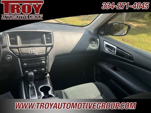 Used 2020 Nissan Pathfinder S image 16