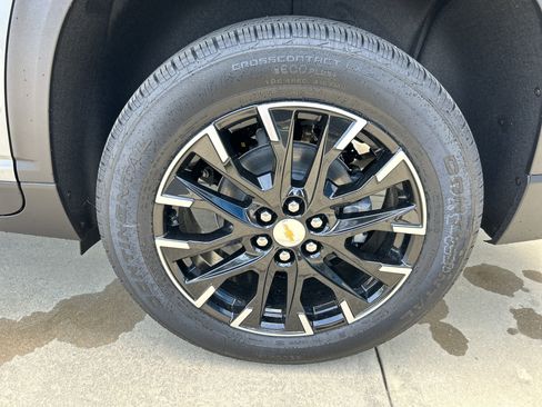 New 2026 Chevrolet Traverse LT w/ Sun and Wheel Package image 15