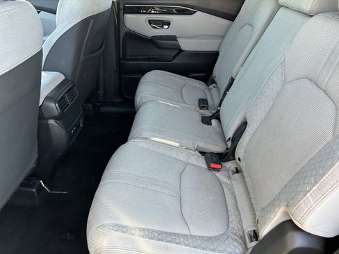 Certified 2023 Honda Pilot LX image 20