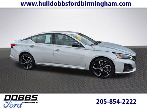 Used 2024 Nissan Altima 2.5 SR AWD/4WD image 1