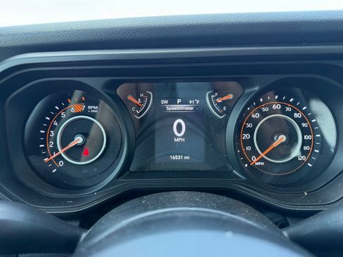 Used 2025 Jeep Wrangler Unlimited Sport AWD/4WD image 9