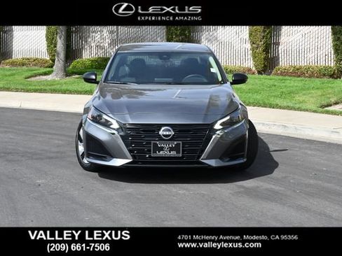 Used 2025 Nissan Altima 2.5 S FWD image 2