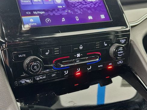 Certified 2022 Jeep Grand Cherokee L Laredo image 25