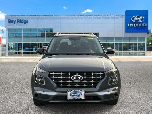 Used 2025 Hyundai Venue Limited FWD image 11