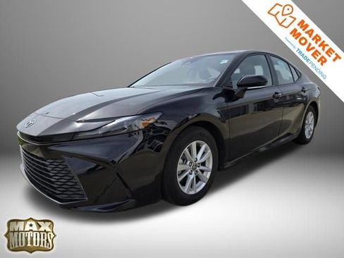 Used 2025 Toyota Camry LE FWD image 1