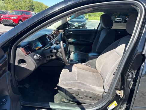 Used 2014 Chevrolet Impala LT w/ LT Sunroof Package FWD image 9