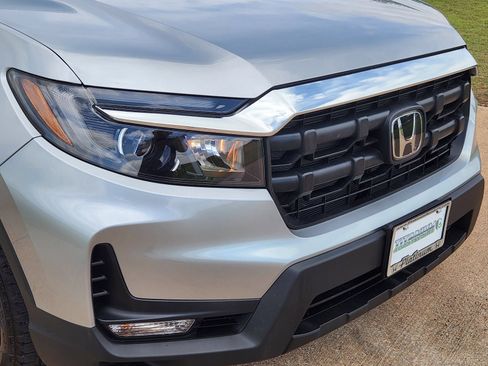 Used 2025 Honda Ridgeline RTL image 13