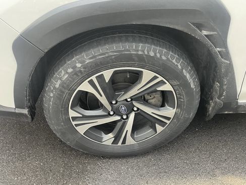 Certified 2024 Subaru Crosstrek 2.0i Premium image 9