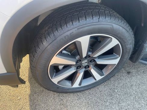 Certified 2024 Honda Pilot Elite image 6