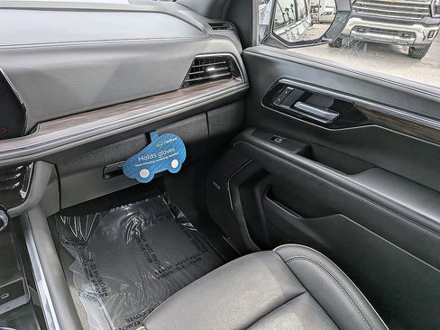 Certified 2025 Chevrolet Tahoe Premier RWD image 33