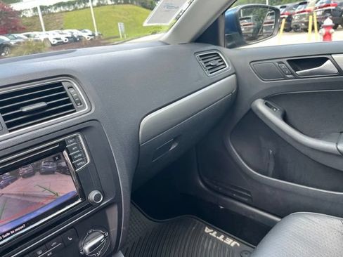 Used 2018 Volkswagen Jetta SE FWD image 26