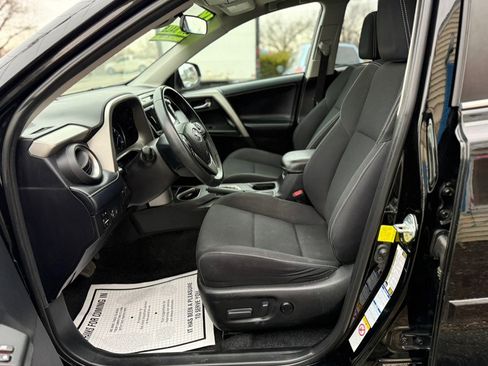 Used 2018 Toyota RAV4 XLE image 16