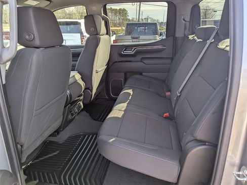 Used 2024 Chevrolet Silverado 1500 LT image 13