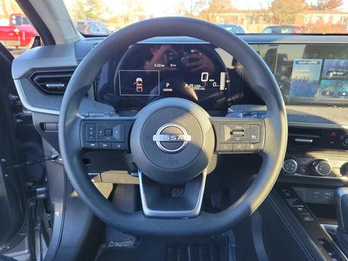 Certified 2025 Nissan Kicks SV w/ Illumination Package image 22