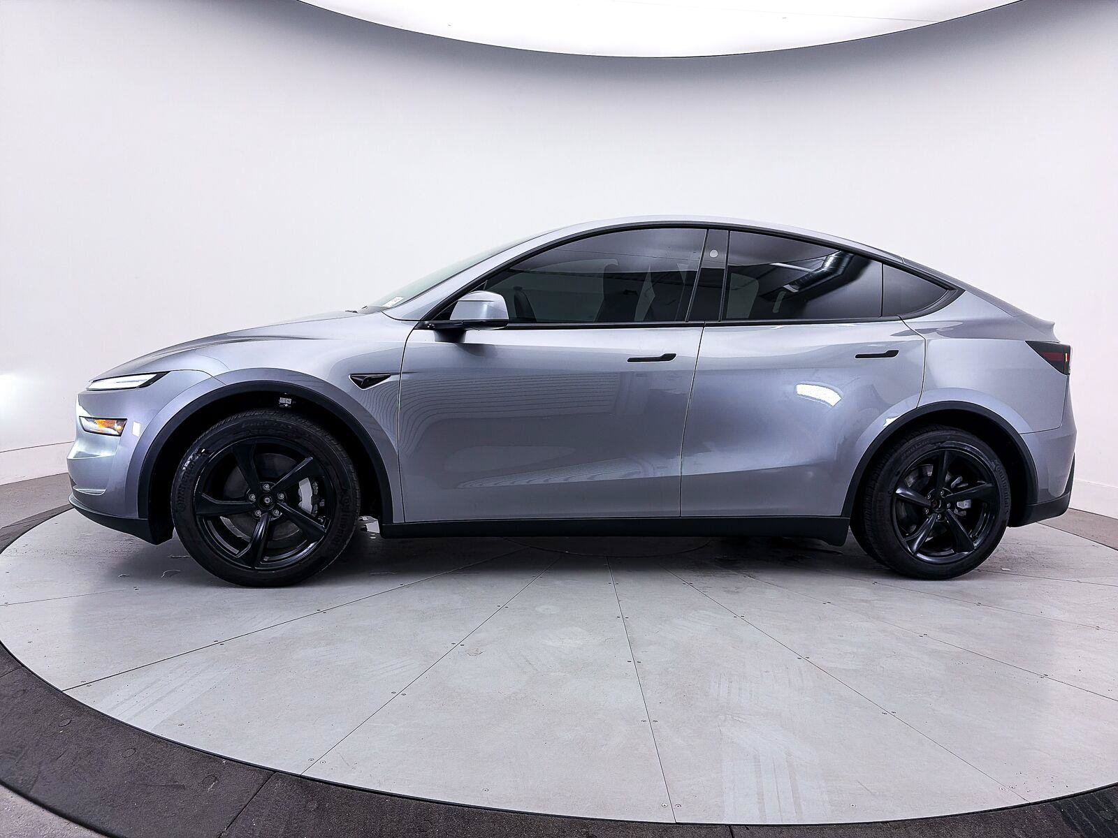 Used 2026 Tesla Model Y AWD image 38
