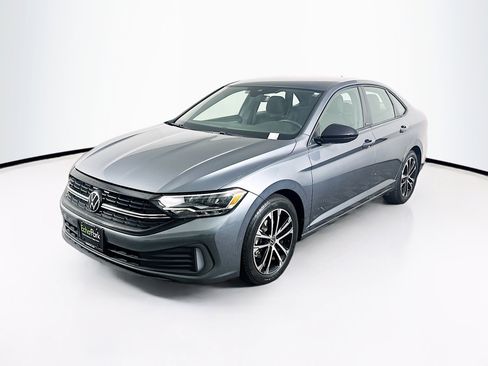 Used 2023 Volkswagen Jetta Sport image 3