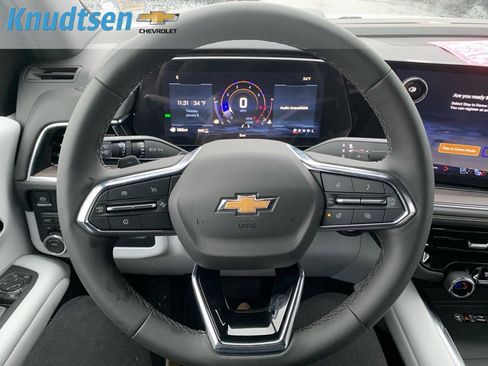 New 2026 Chevrolet Suburban Premier image 20