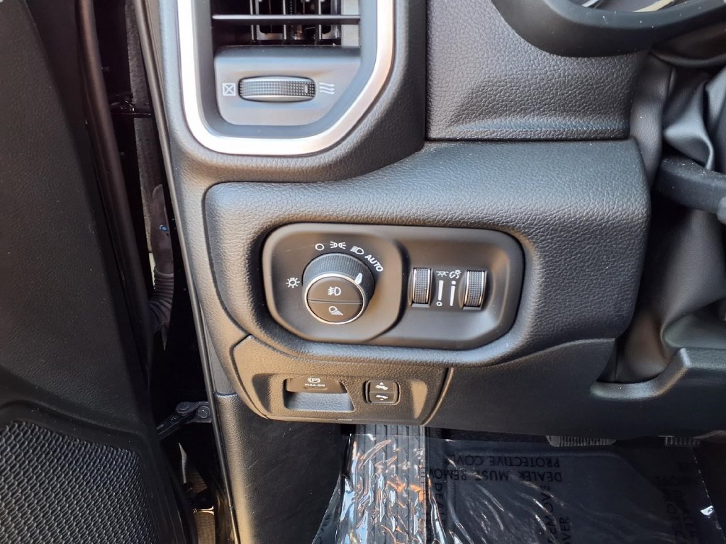 Used 2026 RAM 1500 Big Horn AWD/4WD image 16