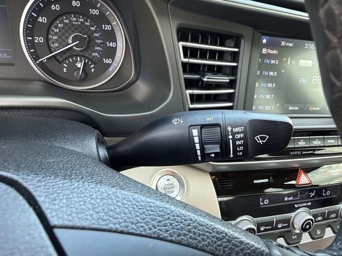 Used 2020 Hyundai Elantra Limited image 38