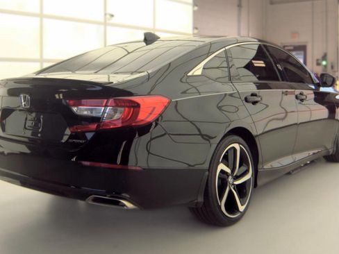 Used 2021 Honda Accord Sport image 3