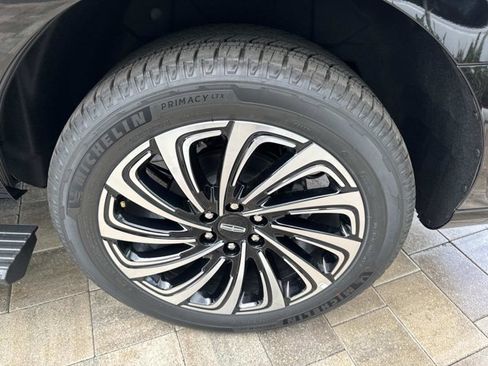 New 2025 Lincoln Navigator Black Label image 34