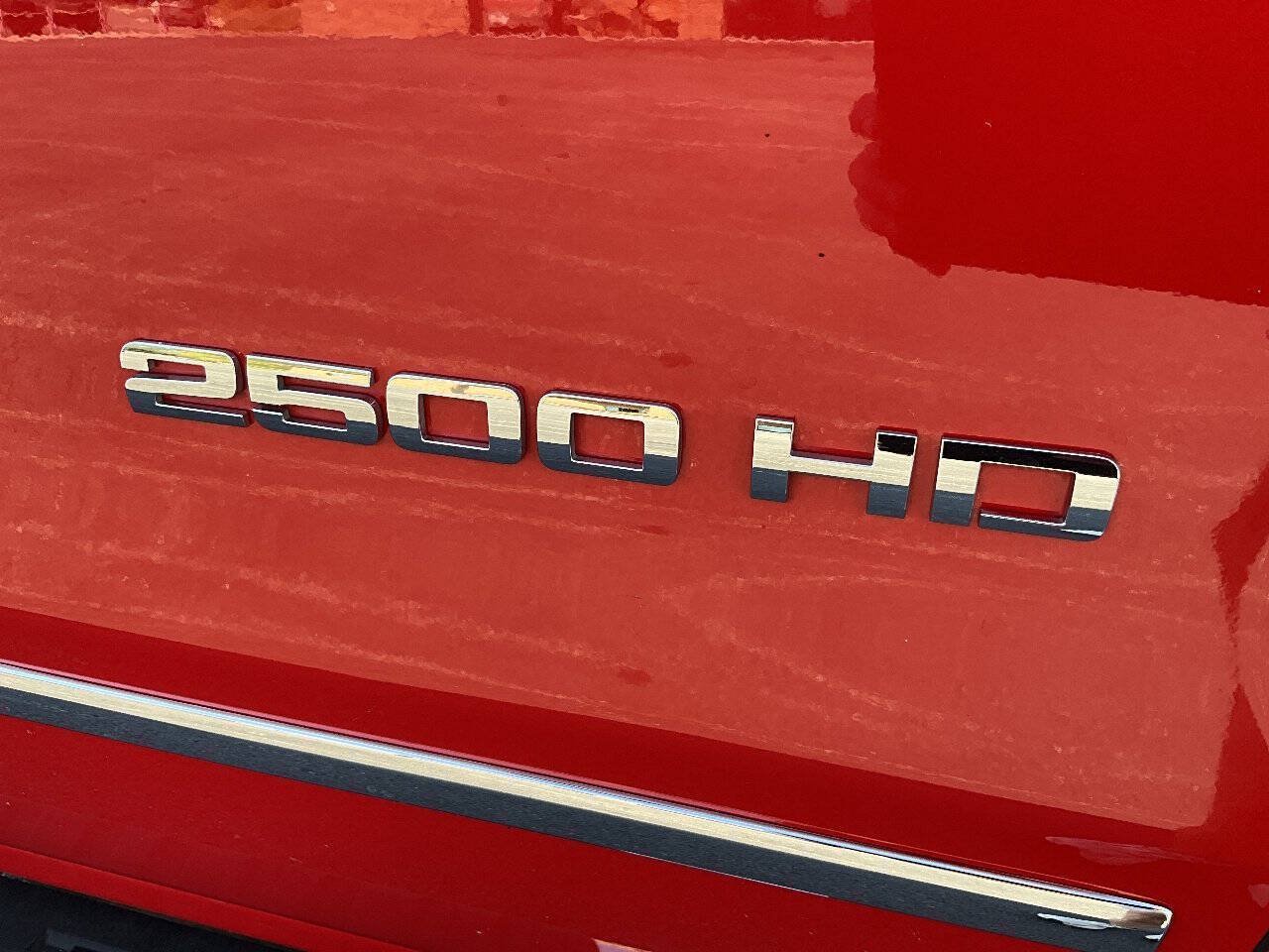 Used 2015 GMC Sierra 2500 SLT w/ Duramax Plus Package AWD/4WD image 40