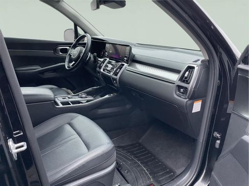 Used 2023 Kia Sorento EX image 19