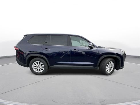Used 2025 Toyota Grand Highlander FWD image 5