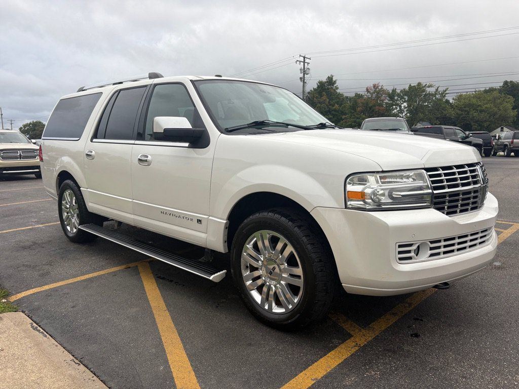 Used 2014 Lincoln Navigator L 4WD w/ Equipment Group 101A image 4