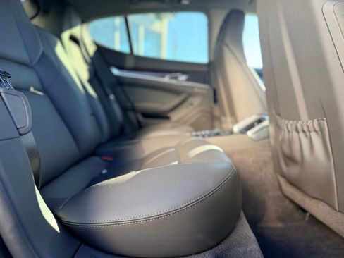 Used 2015 Porsche Panamera 4 image 18