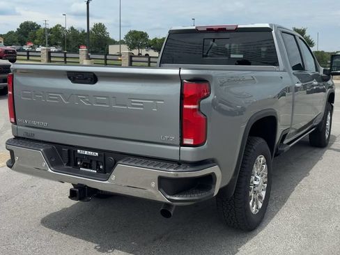 Used 2026 Chevrolet Silverado 2500 LTZ w/ LTZ Convenience Package AWD/4WD image 6