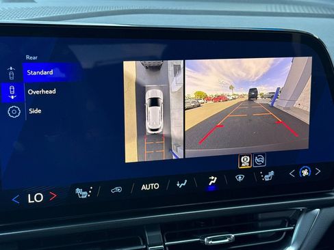 Used 2026 Chevrolet Equinox EV LT w/ Comfort Package image 27