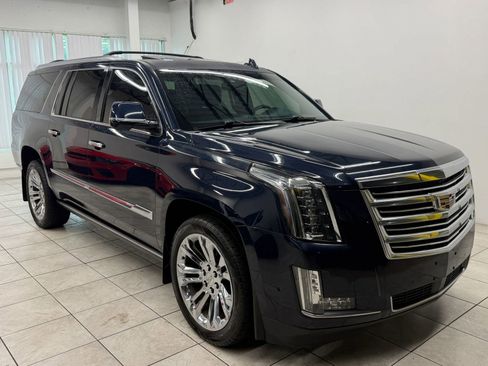 Used 2017 Cadillac Escalade ESV Platinum AWD/4WD image 1