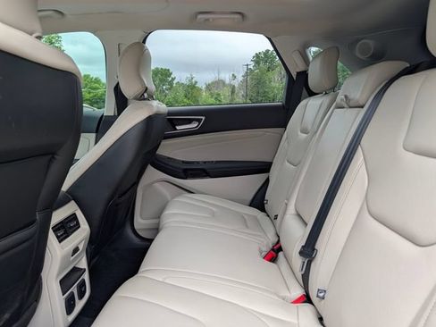 Used 2019 Ford Edge Titanium w/ Equipment Group 301A FWD image 16