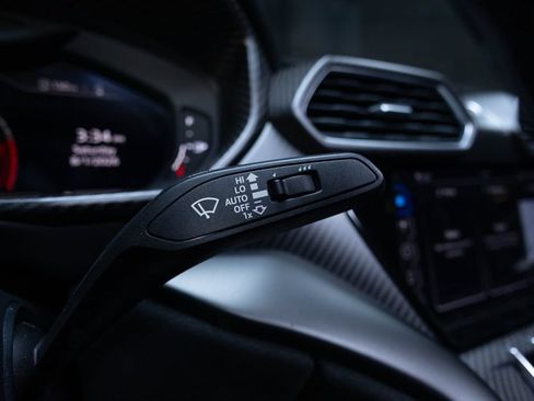 Used 2024 Lamborghini Urus Performante AWD/4WD image 39