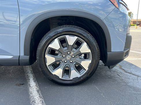 Used 2025 Honda Pilot Black Edition image 25