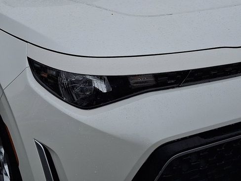 Used 2023 Kia Soul LX w/ LX Technology Package image 9