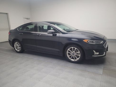 Used 2020 Ford Fusion Energi Titanium FWD image 11
