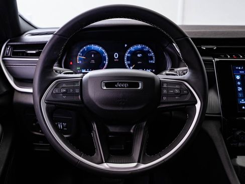 Used 2024 Jeep Grand Cherokee Altitude image 38