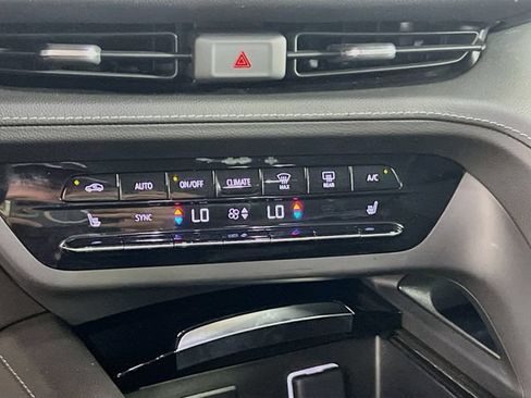 Used 2023 Buick Envision Essence AWD/4WD image 15