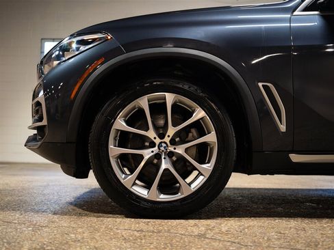 Used 2022 BMW X5 xDrive40i w/ Premium Package AWD/4WD image 14